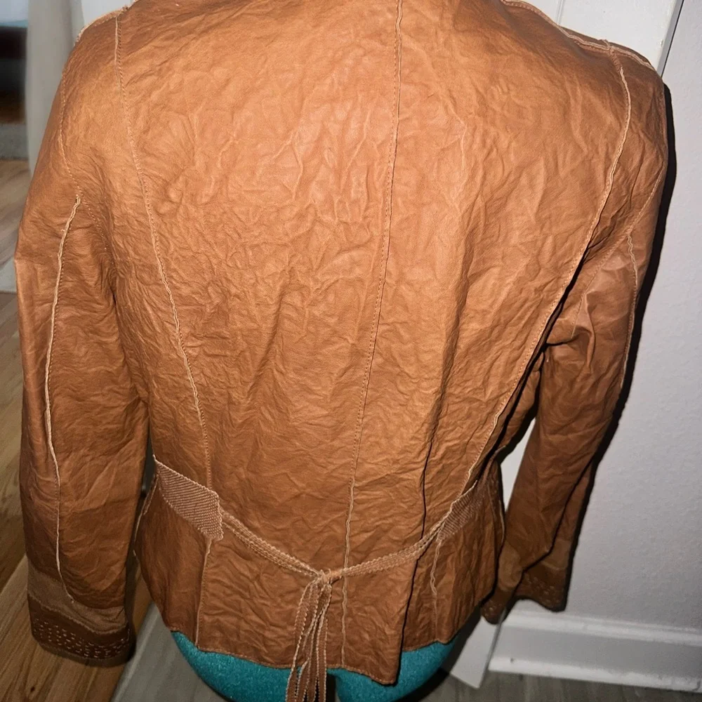Leather jacket - Picture 2 of 8